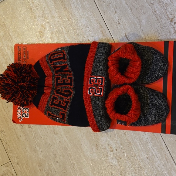 Other - NEW Michael Jordan Legend 23 Two Piece Hat/Booties Set